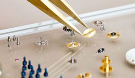 广州伯爵指定维修门店打开表壳